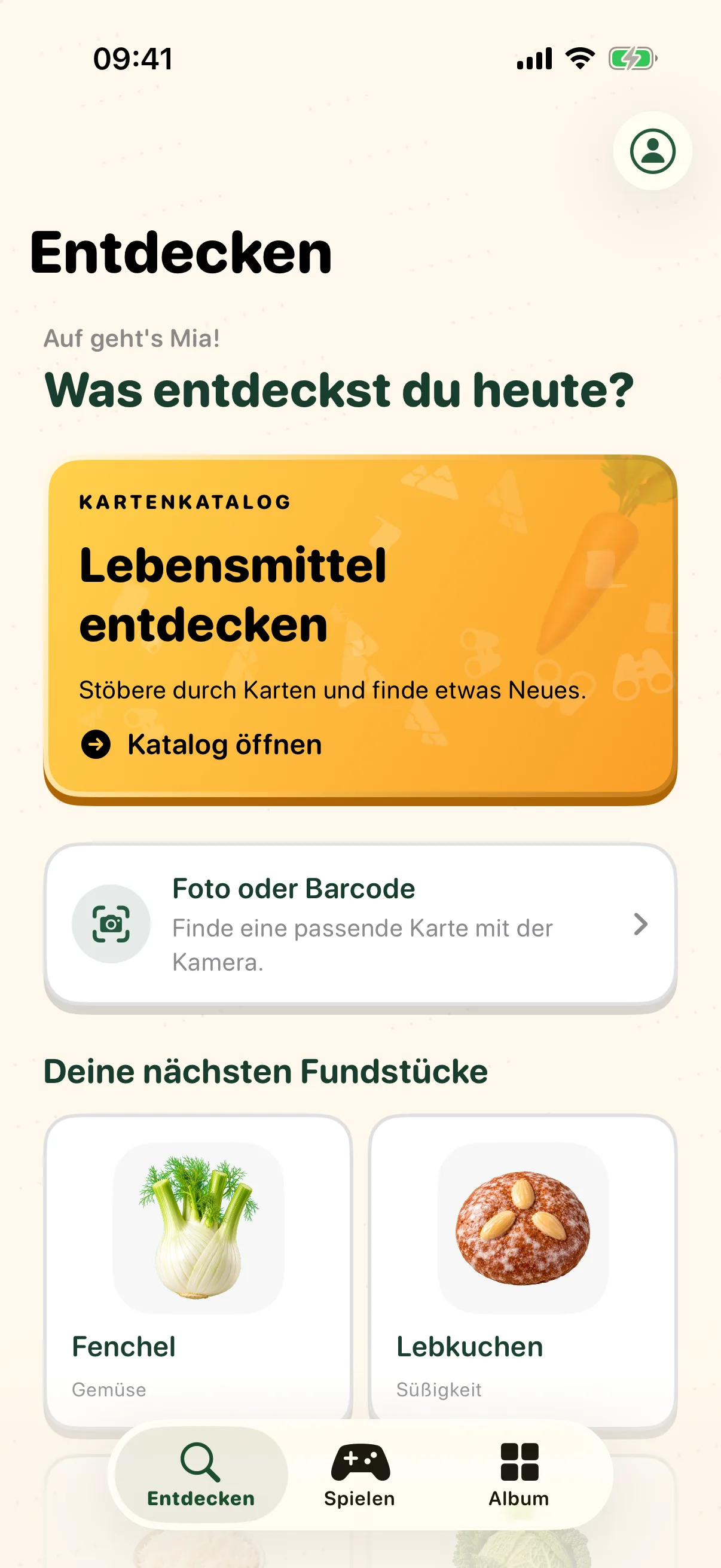 Entdecken-Ansicht der Track4Kids-App mit Lebensmittelkarten auf einem iPhone